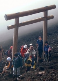Torii sur le mont Fuji