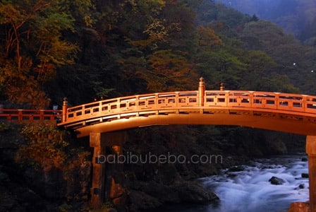 Le pont Shinkyo à Nikko, Japon