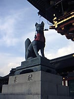 Le renard du sanctuaire Fushimi Inari, Kyoto, Japon Fox statue, Fushima Inari Taisha Shrine, Kyoto