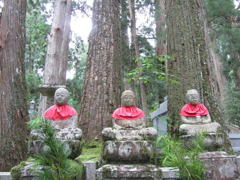 Trois bouddhas