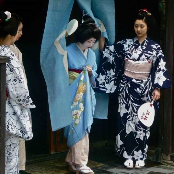 Les secrets des symboles des kimonos anciens