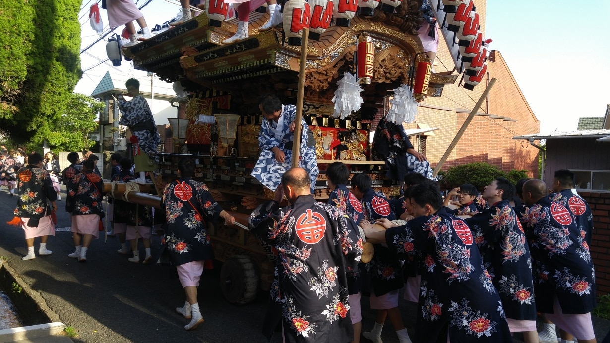 Le sake est consomme traditionnellement lors des festivals japonais (Matsuri) - Credit photo Pixabay
